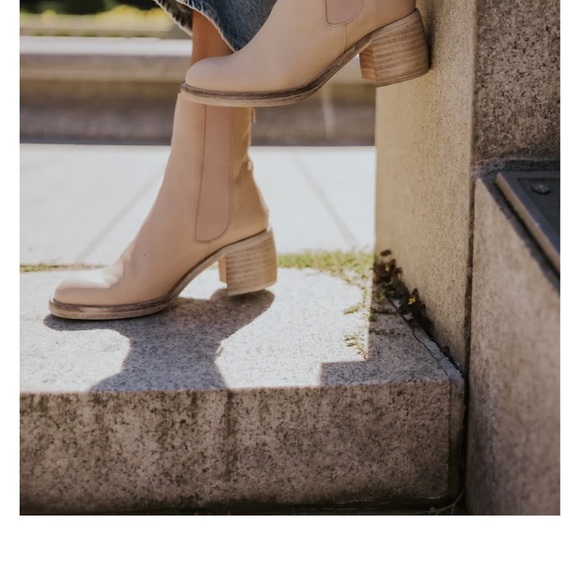 New Free People Essential Chelsea Boots Size 38.5 - Picture 3 of 14